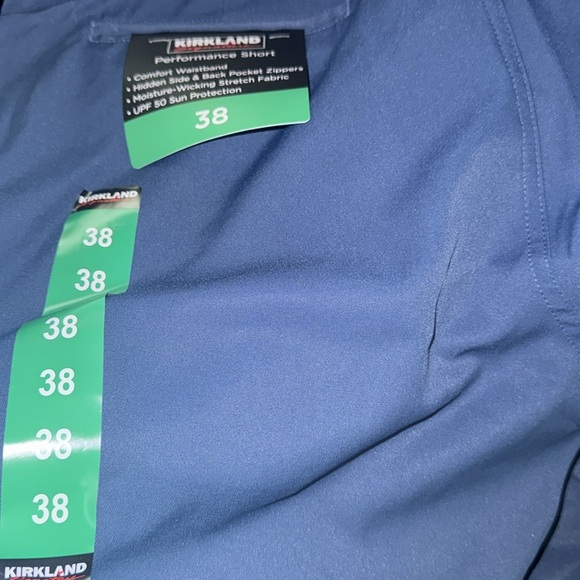 Kirkland Signature Men's Performance Short Size 38 - Picture 4 of 5